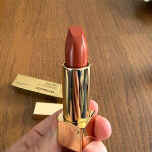 NEW Hourglass Unlocked Satin Creme Lipstick in Sahara (310)